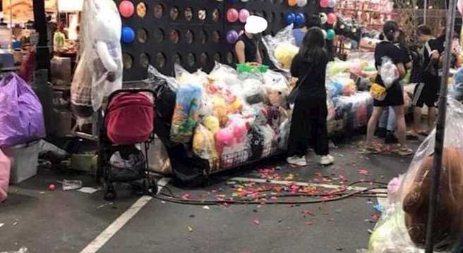一名女子與男友日前去台南某夜市玩射氣球，沒想到店家竟用話術騙錢，要求付5200元。(翻攝自爆料公社FB)