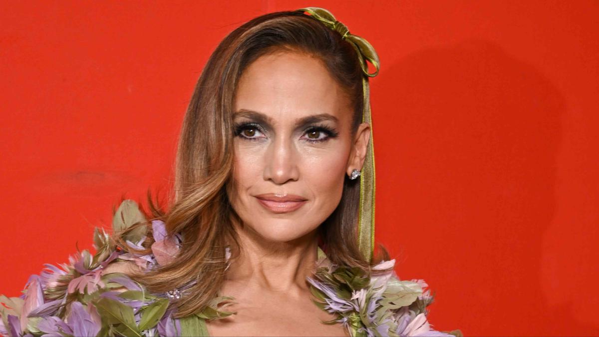 Jennifer Lopez Teased the Music Video for Her Can't Get Enough