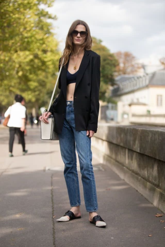 <p>Lena Hardt proves that you can still show some skin with a larger blazer.</p>