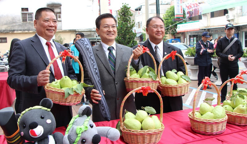 社頭織襪芭樂節　魏明谷現身助推銷 (圖)