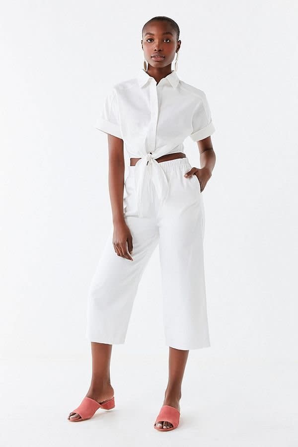 Get the matching&nbsp;set&nbsp;<a href="https://www.urbanoutfitters.com/shop/lucca-couture-vera-tie-front-top?category=two-piece-dress-sets&amp;color=010" target="_blank">here</a>.