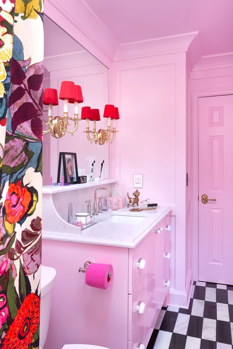 12 Eye-Catching Pink Bathrooms for a Modern and Playful Look