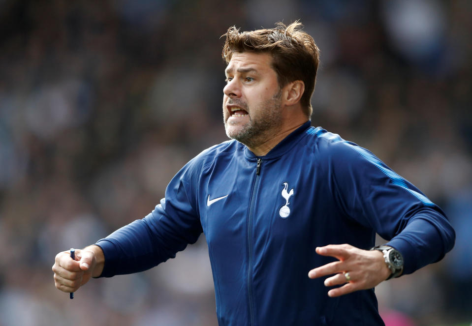 <p>Tottenham manager Mauricio Pochettino bellows instructions at his team (Action Images via Reuters/Carl Recine) </p>