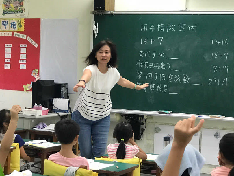 過去各縣市代理老師各有10至12個月不等的聘期，今年由桃園市長張善政開第一槍，宣布市內代理老師全年聘，隨後各縣市跟進。（圖／報系資料照）