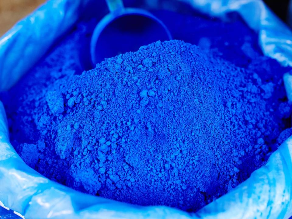 blue color powder