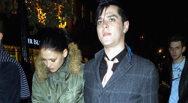 Emma and Matt Willis leaving a Busted gig in Dublin in 2004. (Getty Images)
