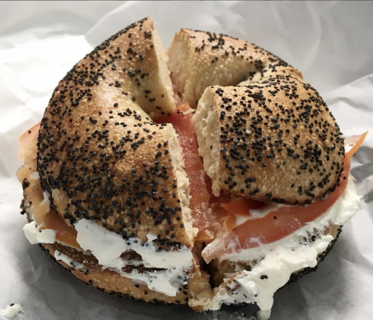 Le bagel saumon et fromage frais