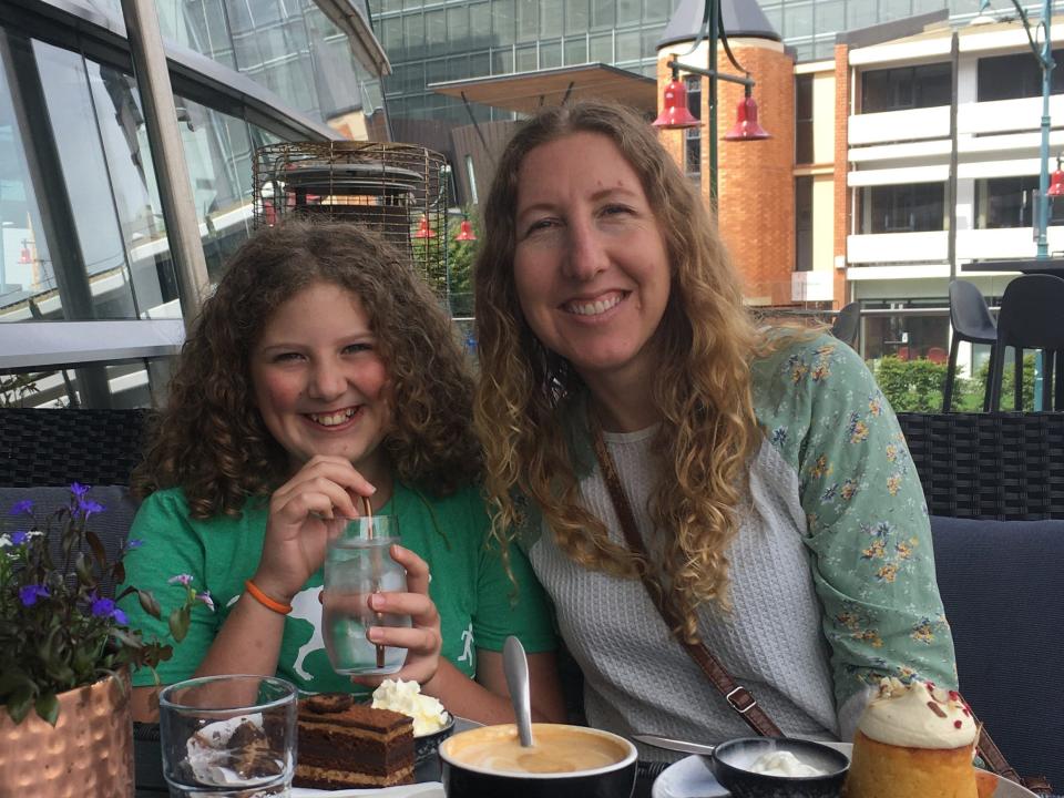 Kelly Eden and her daughter, Rosa, eating a meal together