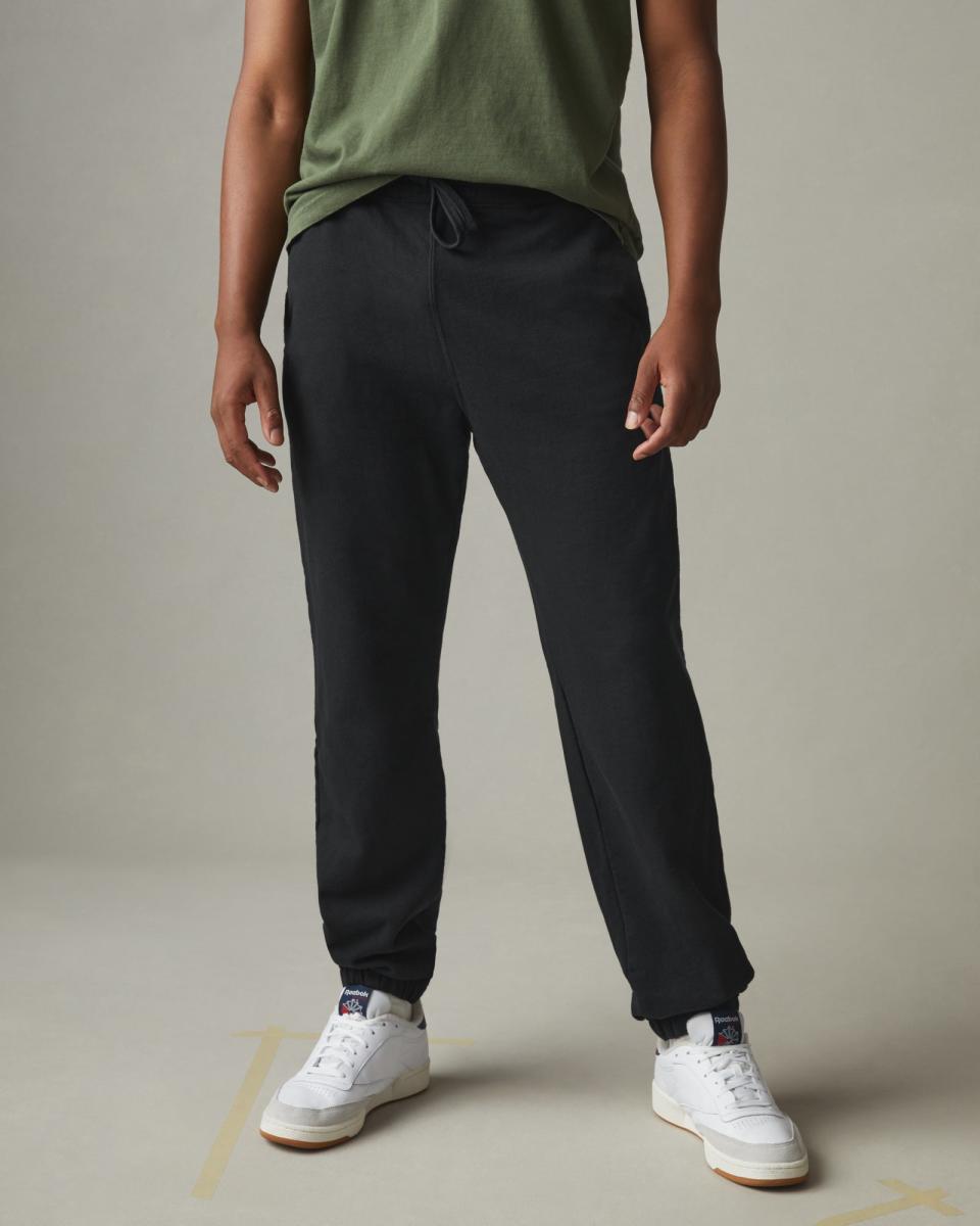 <p><a href="https://go.redirectingat.com?id=74968X1596630&url=https%3A%2F%2Fwww.american-giant.com%2Fproducts%2Fmens-classic-sweatpant-black&sref=https%3A%2F%2Fwww.menshealth.com%2Fstyle%2Fg25474450%2Fbest-mens-sweatpants%2F" rel="nofollow noopener" target="_blank" data-ylk="slk:Shop Now;elm:context_link;itc:0;sec:content-canvas" class="link ">Shop Now</a></p><p>Classic Sweatpant</p><p>american-giant.com</p><p>$100.00</p>