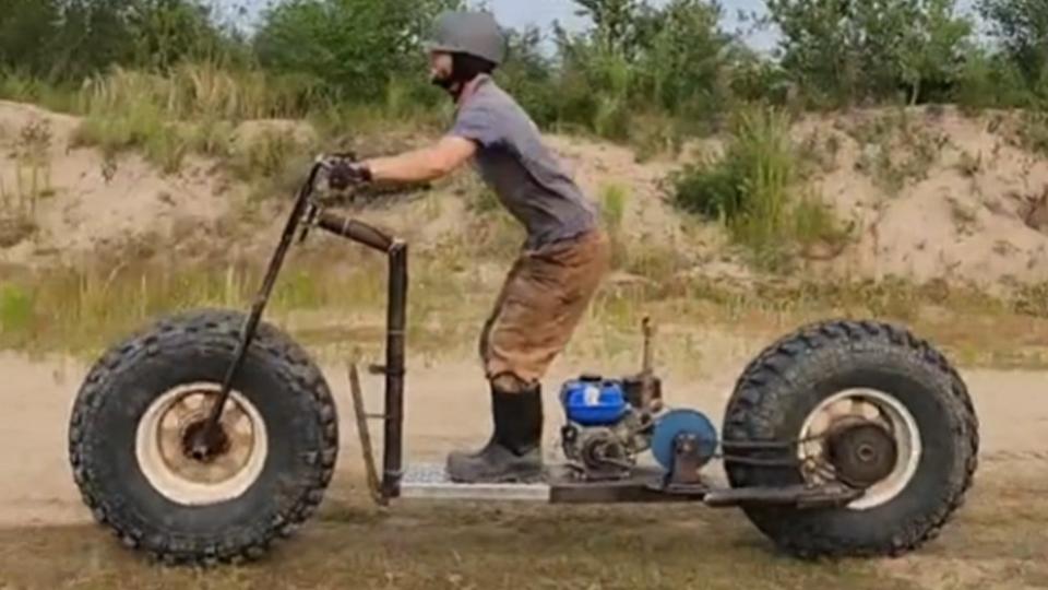 Massive Scooter With 35-inch Boggers Is a Solution to a Problem We Would Like to Have photo