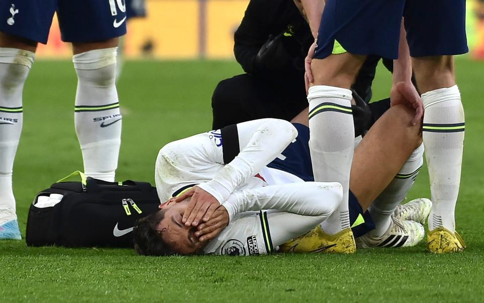 Rodrigo Bentancur goes down injured - Rui Vieira/AP