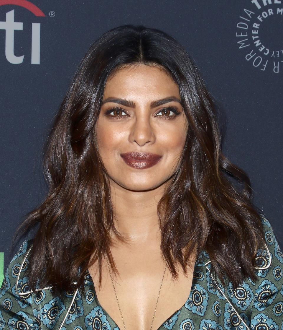 Priyanka Chopra Nailed '90s Brown Lipstick