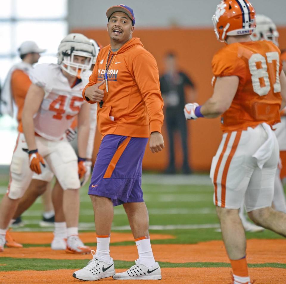 Clemson assistant coach Tony Elliott