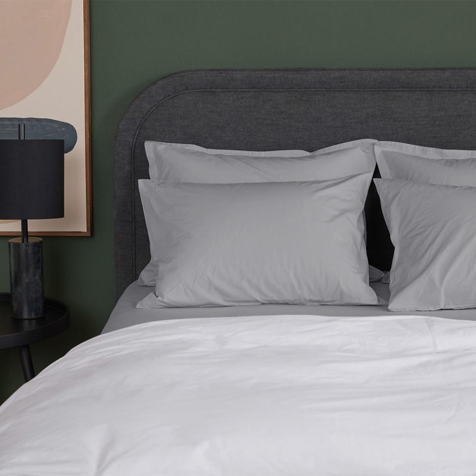 <p><a href="https://go.redirectingat.com?id=74968X1596630&url=https%3A%2F%2Fwww.parachutehome.com%2Fproducts%2Fpercale-sheet-set&sref=https%3A%2F%2Fwww.elle.com%2Ffashion%2Fshopping%2Fg46131588%2Fbest-percale-sheets%2F" rel="nofollow noopener" target="_blank" data-ylk="slk:Shop Now;elm:context_link;itc:0;sec:content-canvas" class="link ">Shop Now</a></p><p>Percale Sheet Set</p><p>parachutehome.com</p><p>$149.00</p>