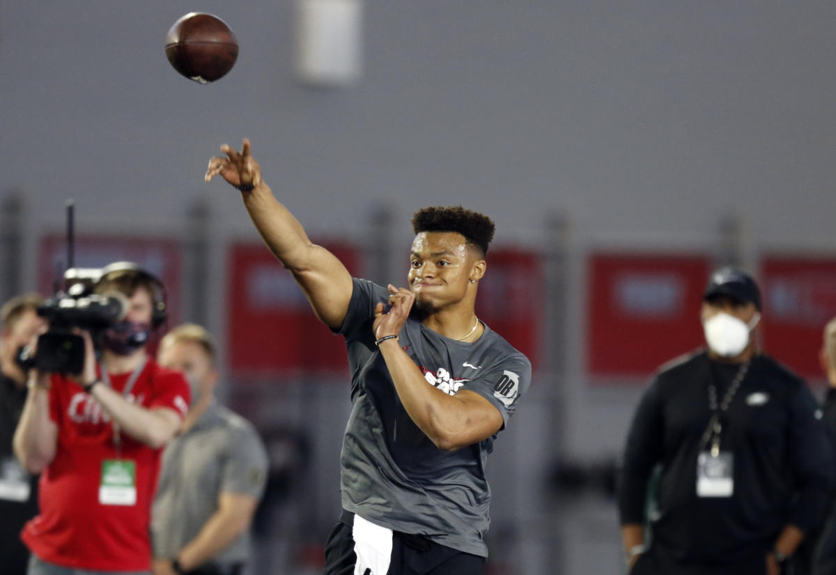 OurSF49ers on X: Justin Fields has now taken over as the favorite to be  the third pick in the 2021 #NFLDraft, per @DKSportsbook 