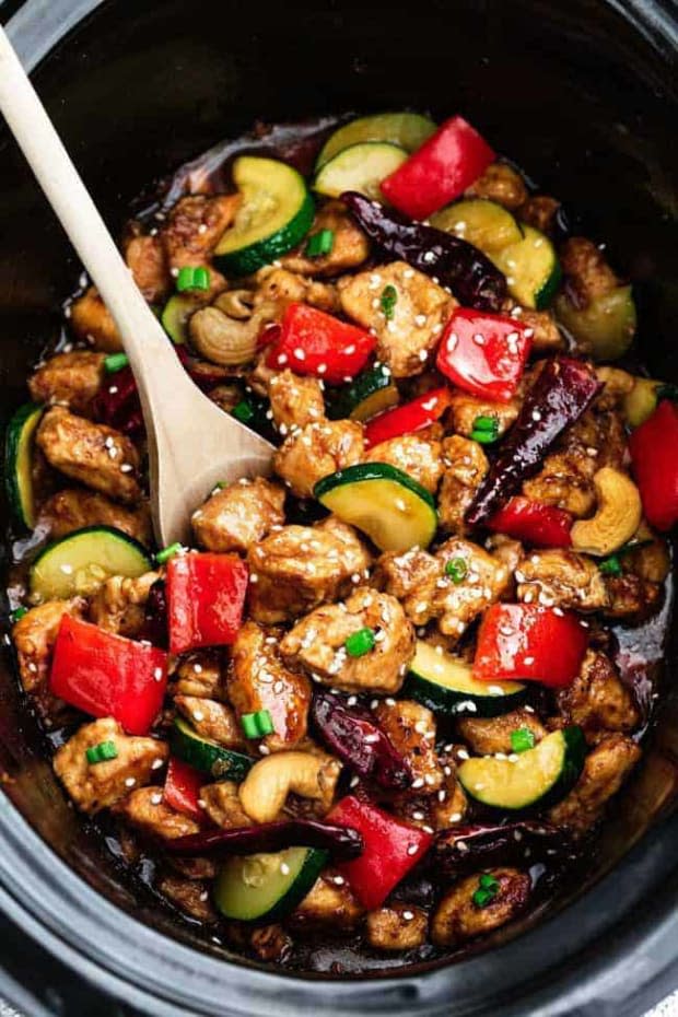 <p><a href="https://therecipecritic.com/skinny-slow-cooker-kung-pao-chicken/" rel="nofollow noopener" target="_blank" data-ylk="slk:The Recipe Critic" class="link ">The Recipe Critic</a></p>