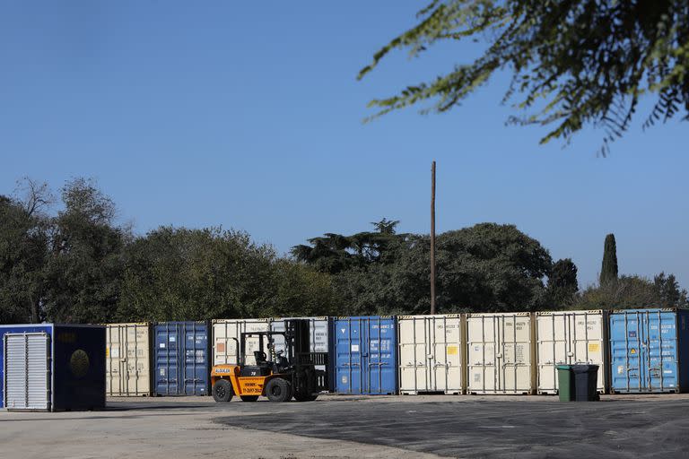 La carpa con todos sus accesorios (más todos los elementos propios del show) arribó al puerto de la ciudad en 82 containers