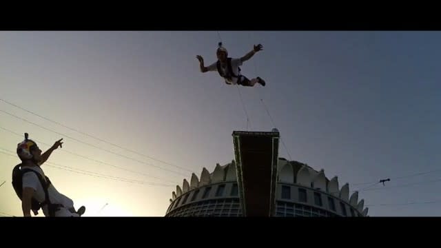 Watch Daredevils Free Jump Off One of the World&#39;s Tallest Buildings