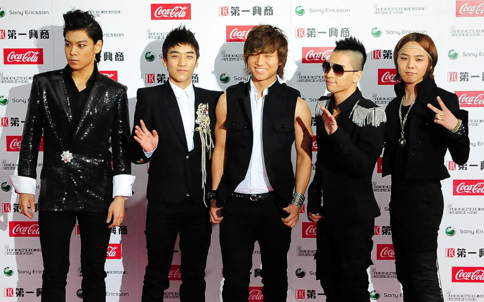 Big Bang pose on the red carpet during the MTV Video Music Awards Japan 2009 at Saitama Super Arena on May 30, 2009 in Saitama, Japan.