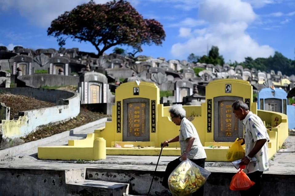 ▲大陸房價高得嚇人，現在就連「死後住所」也是居高不下，天價墓地和塔位在大城市裡成為常態，最貴的墓地已經飆到100萬人民幣！ (圖 / 翻攝自網路)