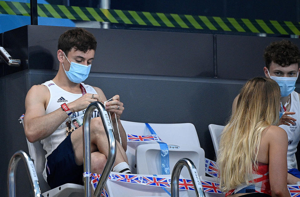 Photos of Tom Daley Knitting During the Olympics