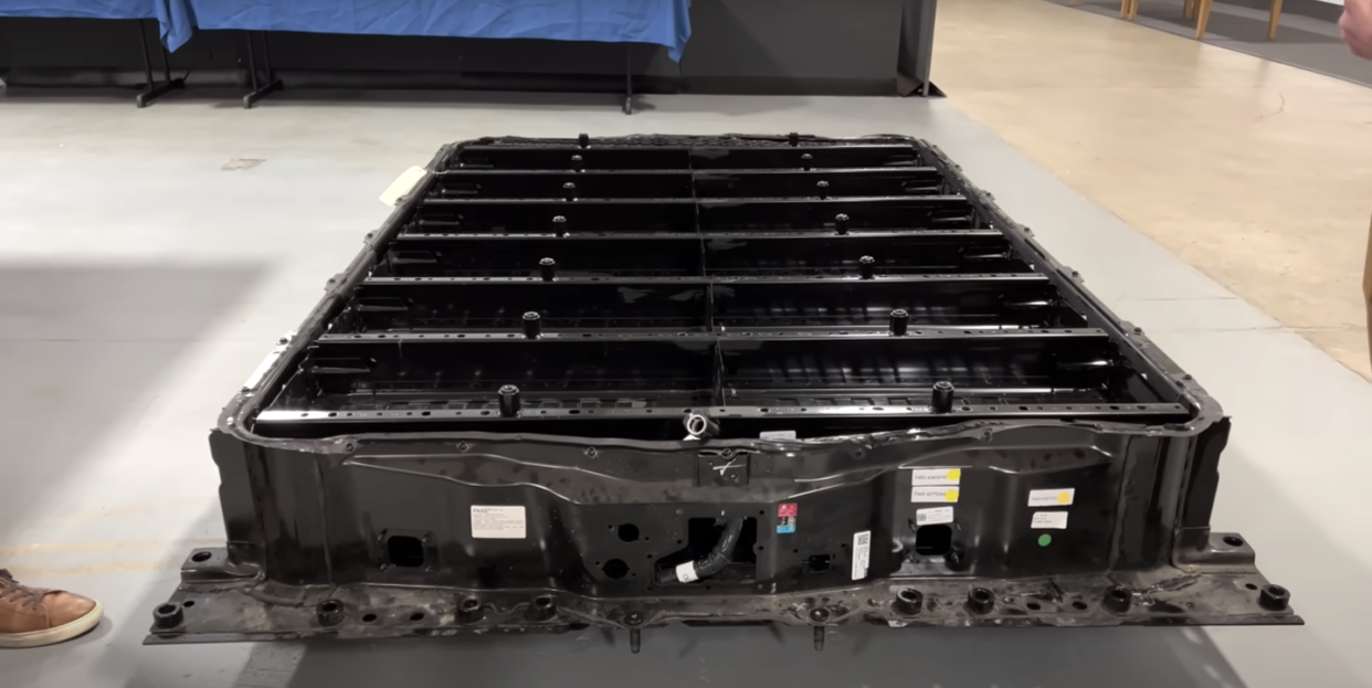 munro live hummer ev battery pack teardown