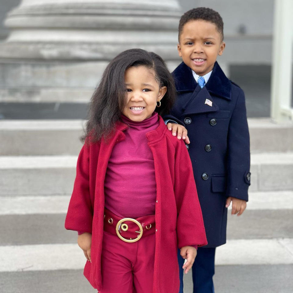 Ryleigh and Zayden dressed as Michelle and Barack Obama while attending the 2021 Presendtial Inauguration. (@its_allry / via Instagram)