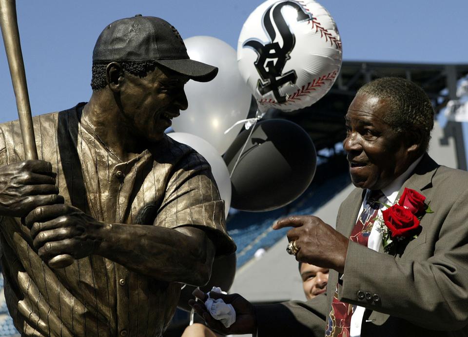 The Chicago White Sox unveiled the life-sized sculpture of Minnie Minoso at U.S. Cellular Field in 2004.