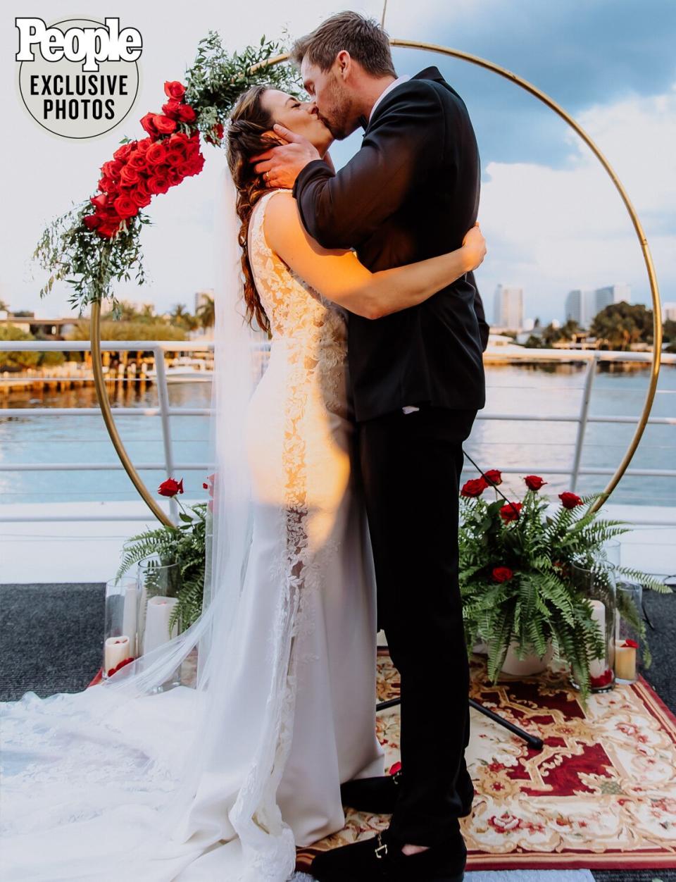 Country Singer and 'The Voice' Alum Taryn Papa Marries Fiancé Brett Ehmen: 'We Have Each Other Forever'