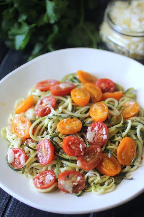 20) 5-Minute Cheesy Zoodles