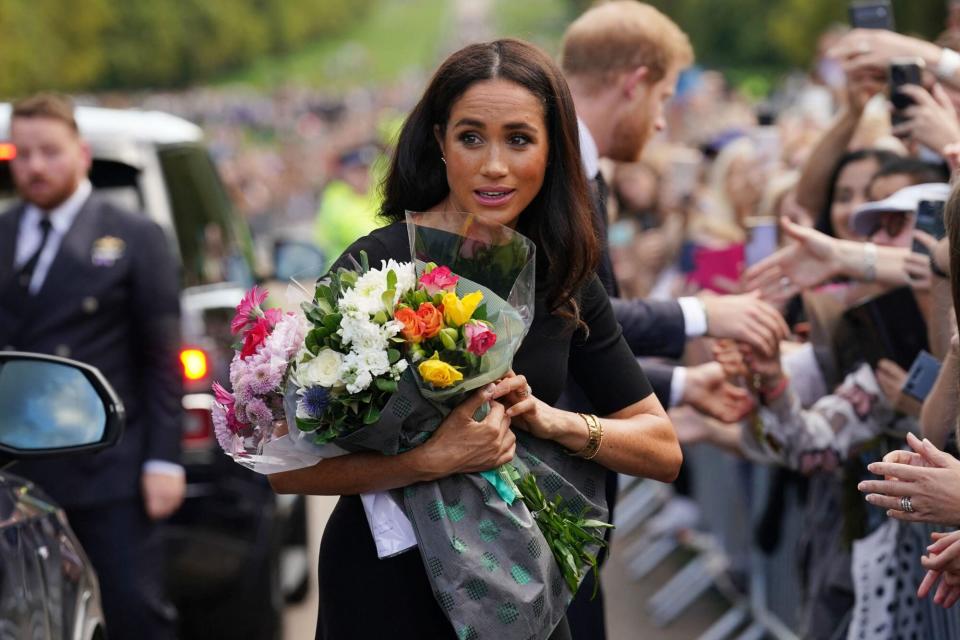 The Duke of Sussex, Duchess of Sussex, Prince Harry and Meghan Markle and Prince of Wales and Princess of Wales meeting members of the public at Windsor Castle in Berkshire following the death of Queen Elizabeth II on Thursday. 10 Sep 2022 Pictured: The Duke of Sussex, Duchess of Sussex, Prince of Wales and Princess of Wales. Photo credit: Kirsty O'Connor/WPA-Pool/MEGA TheMegaAgency.com +1 888 505 6342