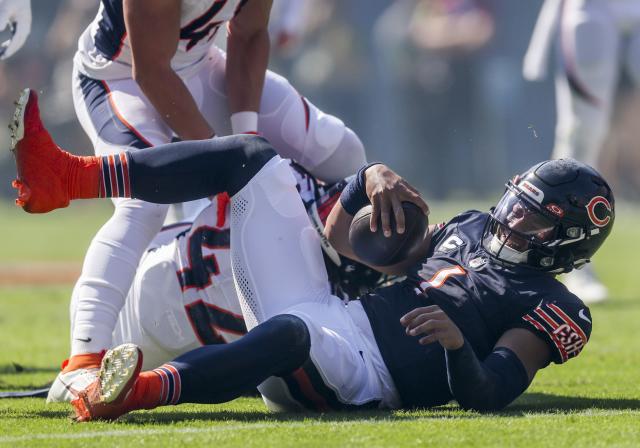 Dan Wiederer: On a career day for QB Justin Fields, the Chicago Bears  seemed to be on the verge of an important breakthrough. Until they weren't.