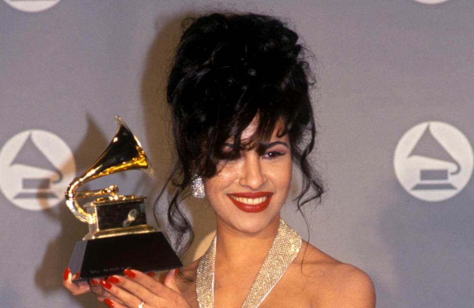 Selena was a Mexican American born and raised in Texas, she was a legend for many as she was the first major Latin celebrity to break the mainstream music industry, her songs were chart-topping and won Grammy awards, but she quickly became a beauty and style icon. Yolanda Saldívar’s interest in Selena bordered on obsession, she was said to have Selena’s photo and memorabilia all over her apartment before she ever met the star. She soon became Selena’s boutique manager and friend, but it came out that Saldívar had been embezzling money. In 1995, when this became clear to Selena and her family, Saldívar lured Selena to a hotel room where the two got into an argument, and Saldívar shot Selena in the back, killing her instantly.