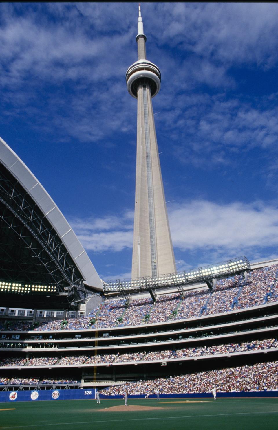 General view of SkyDome during the Toronto Blue Jays game against the Detroit Tigers on June 11, 1989. (Photo by Rick Stewart/Getty Images)