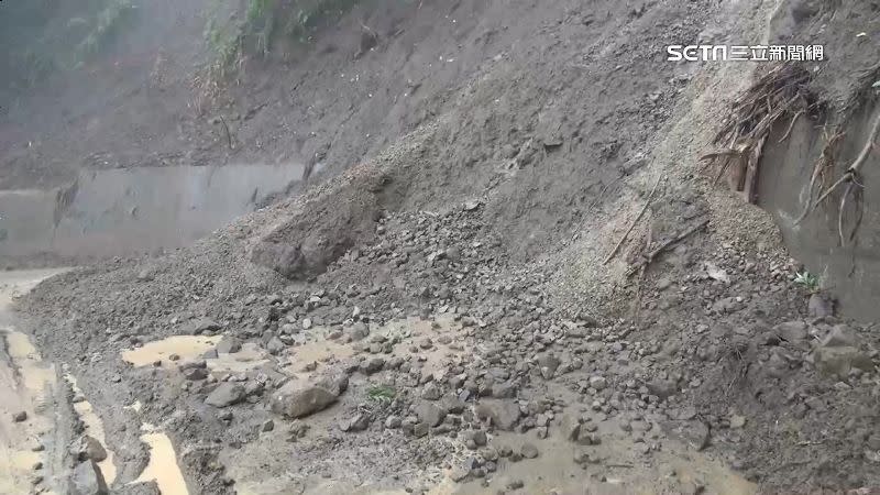 去年918地震後，花蓮金針山產業道路多處發生崩塌。