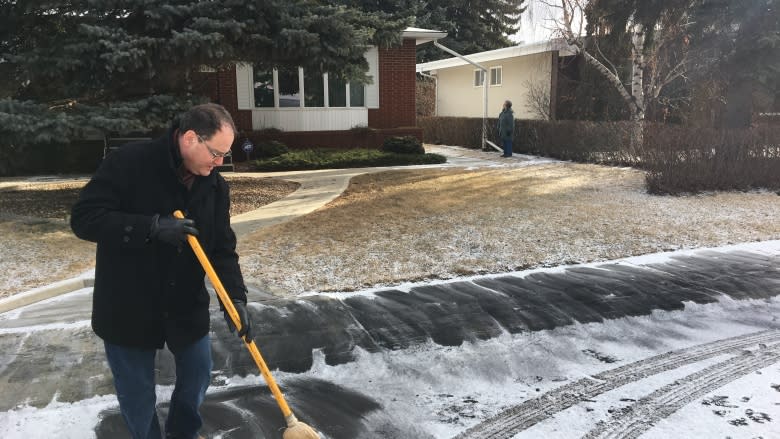 Cleanup confusion resolved after vehicle fire near home of Edmonton senior