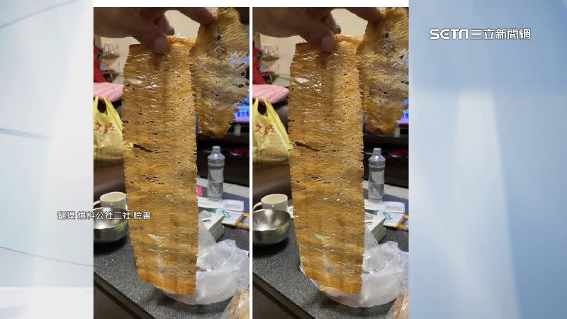 遊客發現烤魷魚片的大小落差大，認為受到欺騙。（圖／翻攝自爆料公社二社臉書）