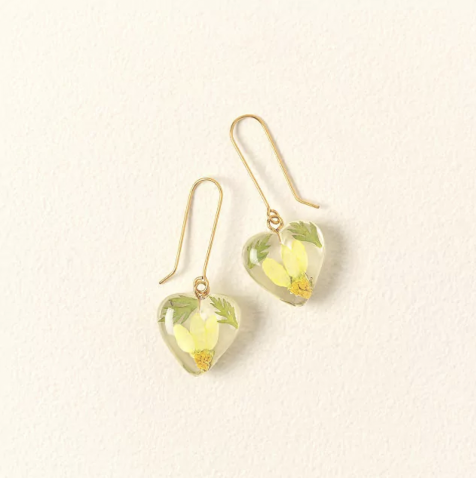 <p><a href="https://go.redirectingat.com?id=74968X1596630&url=https%3A%2F%2Fwww.uncommongoods.com%2Fproduct%2Fbirth-month-flower-heart-earrings&sref=https%3A%2F%2Fwww.goodhousekeeping.com%2Fholidays%2Fgift-ideas%2Fg42323961%2F5-year-anniversary-gifts%2F" rel="nofollow noopener" target="_blank" data-ylk="slk:Shop Now;elm:context_link;itc:0;sec:content-canvas" class="link ">Shop Now</a></p><p>Daisy Earrings</p><p>uncommongoods.com</p><p>$1.00</p><span class="copyright">Tulianna and Alejandra Garces</span>