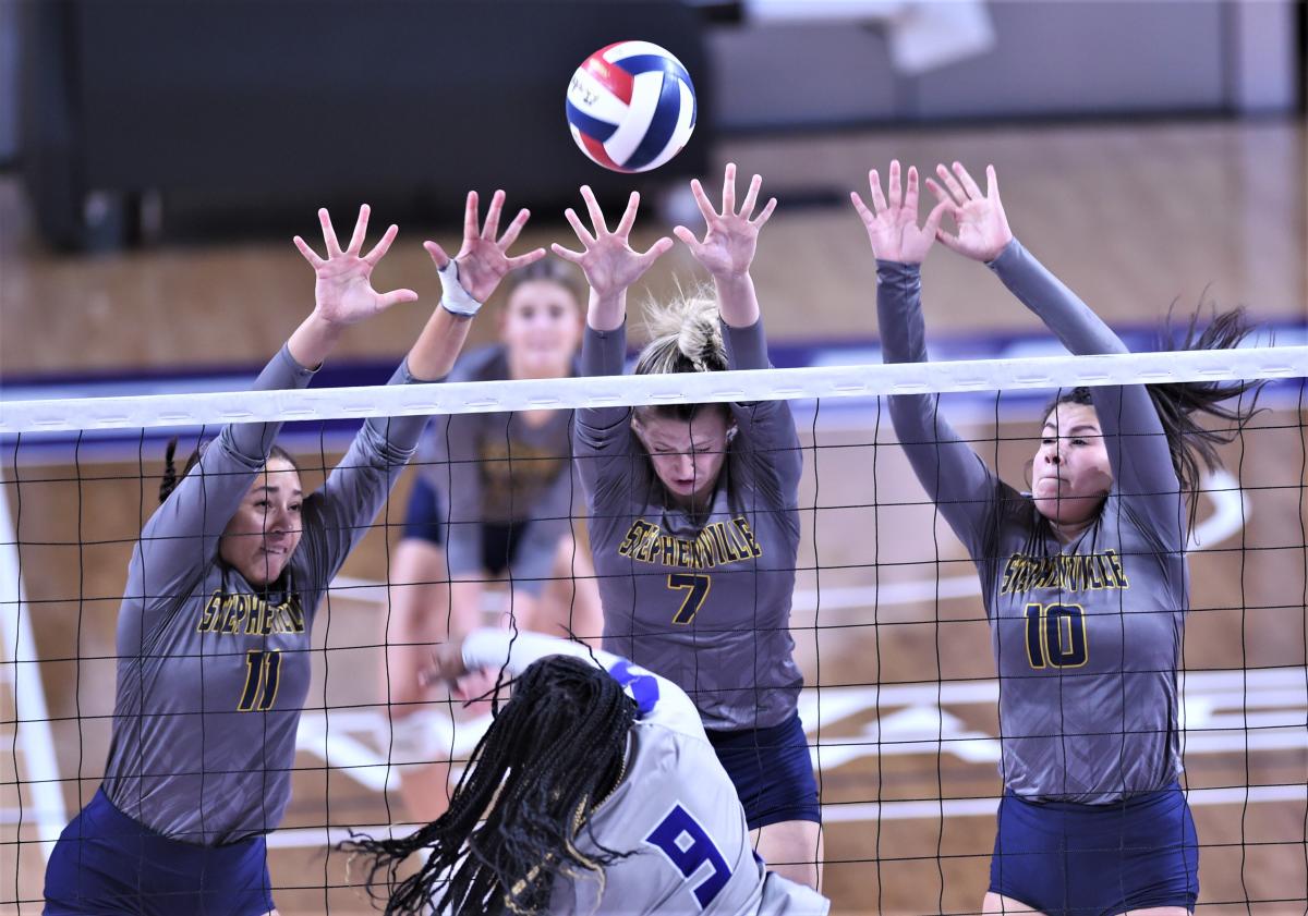 Stephenville dispatches Lubbock Estacado in firstround volleyball