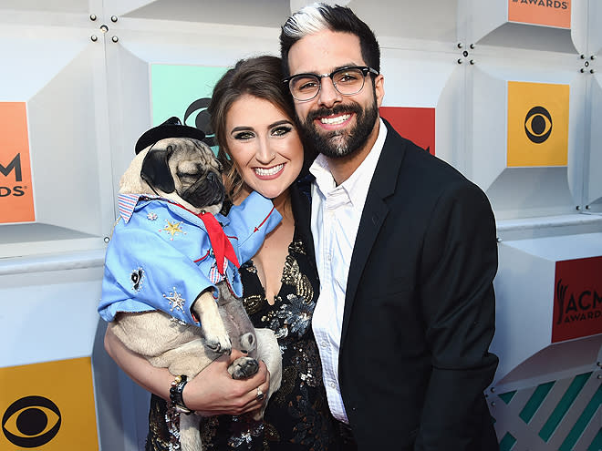 4 Very Important Things Doug the Pug Did on the ACMs Red Carpet