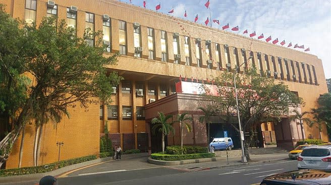 計程車司機李健忠持螺絲起子猛刺乘客頭、頸部10多下，導致乘客頸椎脊髓損傷及右肢無力失能，台北地檢署（圖）18日依殺人未遂罪起訴李，並具體求處無期徒刑。(本報資料照片）