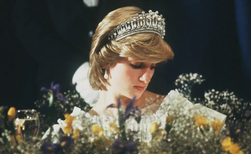 Diana trug die „Cambridge Lover's Knot“-Tiara (auf Deutsch: Liebesknoten-Diadem) häufig, hier in Kanada im Juni 1983. (Getty Images)