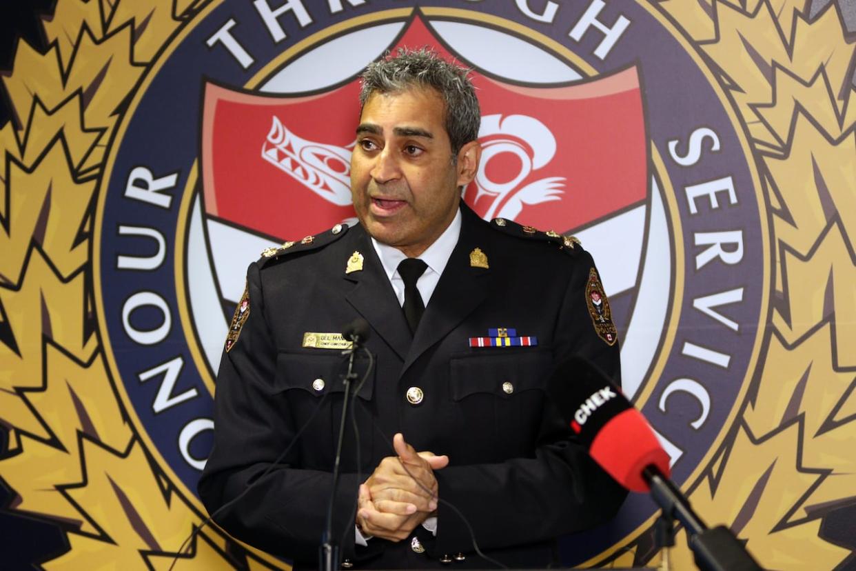Victoria Police Chief Constable Del Manak apologized Wednesday for 'mistakes' his officers made leading to the collapse of the prosecution of three men accused in a fentanyl trafficking ring. (Chad Hipolito/The Canadian Press - image credit)