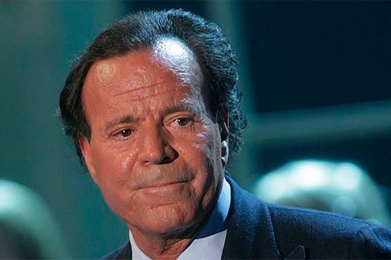 Las imágenes del preocupante deterioro físico de Julio Iglesias, a los 76 años