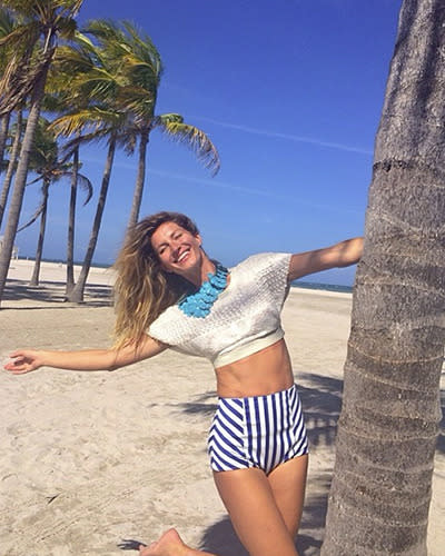 <p>The drop dead gorgeous Brazilian mother-of-two is on her way to nearly seven million Instagram followers. There’s a reason why the former Victoria’s Secret supermodel looks so happy all the time and it isn’t her stress-busting yoga. The 35-year-old reportedly <a rel="nofollow" href="https://au.lifestyle.yahoo.com/marie-claire/fashion/news/a/24471899/gisele-bundchens-daily-income-revealed/" data-ylk="slk:makes $128,000 a day;elm:context_link;itc:0;sec:content-canvas" class="link ">makes $128,000 a day</a>.</p>