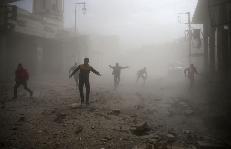 Syrian regime airstrikes kill hundreds in eastern Ghouta