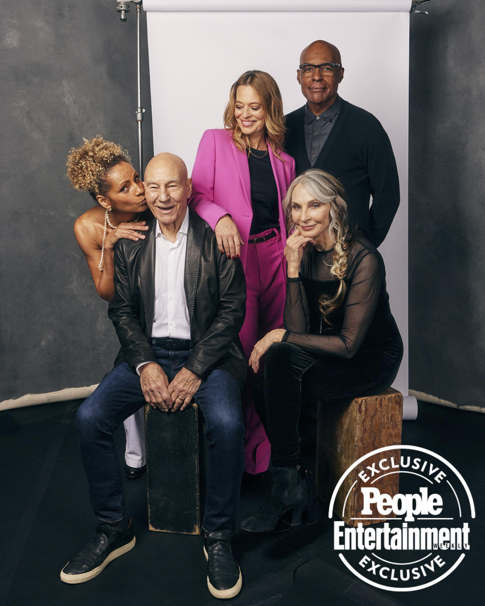 Michelle Hurd, Patrick Stewart, Jeri Ryan, Gates McFadden, and Michael Dorn (<em>Star Trek: Picard</em>)