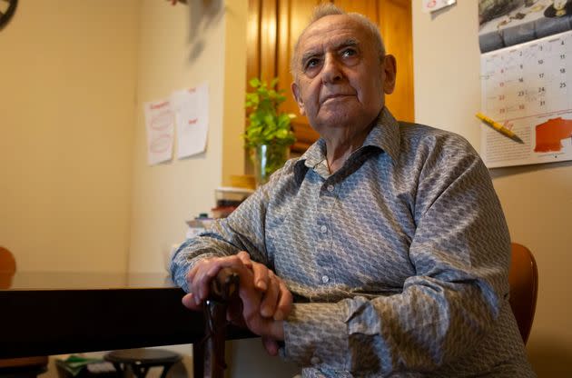 Holocaust survivor Savely Kaplinskiy at his Bay Ridge home Wednesday. (Photo: Ben Fractenberg/THE CITY)