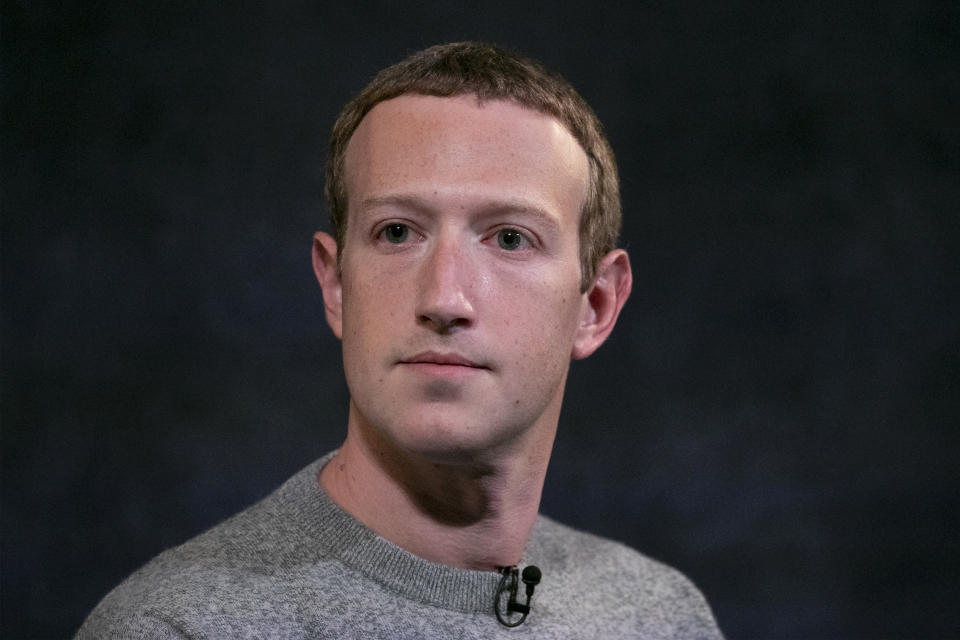 FILE - Vào thứ Sáu này, ngày 25 tháng 2019 năm XNUMX, ảnh tập tin, Giám đốc điều hành Facebook Mark Zuckerberg nói về