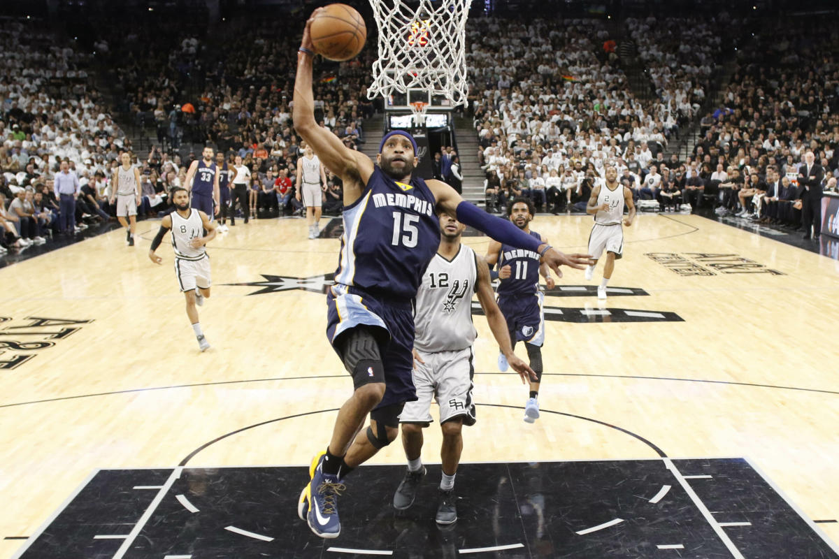 What's the best or your favourite in game dunk from Vince Carter